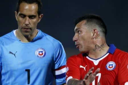 Claudio Bravo Gary Medel