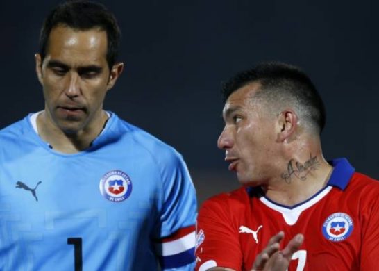 Gary Medel Claudio Bravo