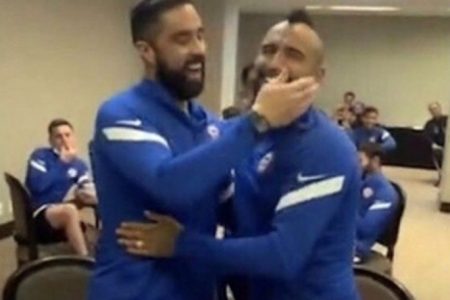 Claudio Bravo Y Arturo Vidal Reconciliación