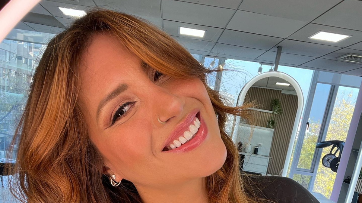 Karen Bejarano se llena de piropos al estrenar nuevo look — Radio Corazón