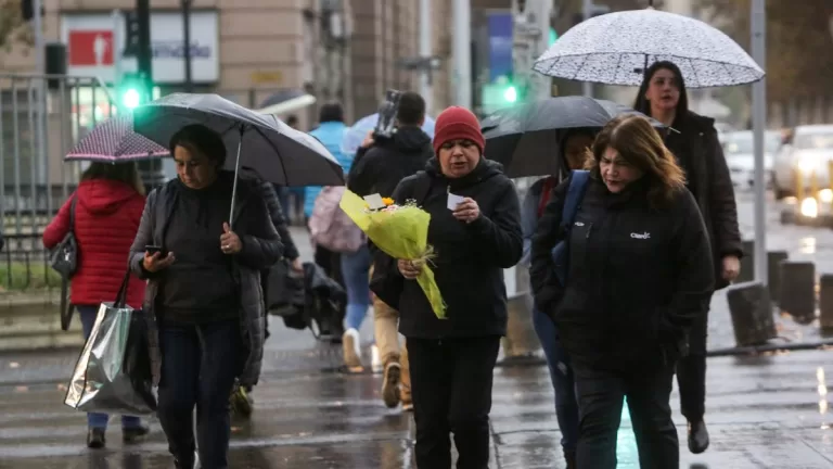 Lluvia En Santiago Sistema Frontal