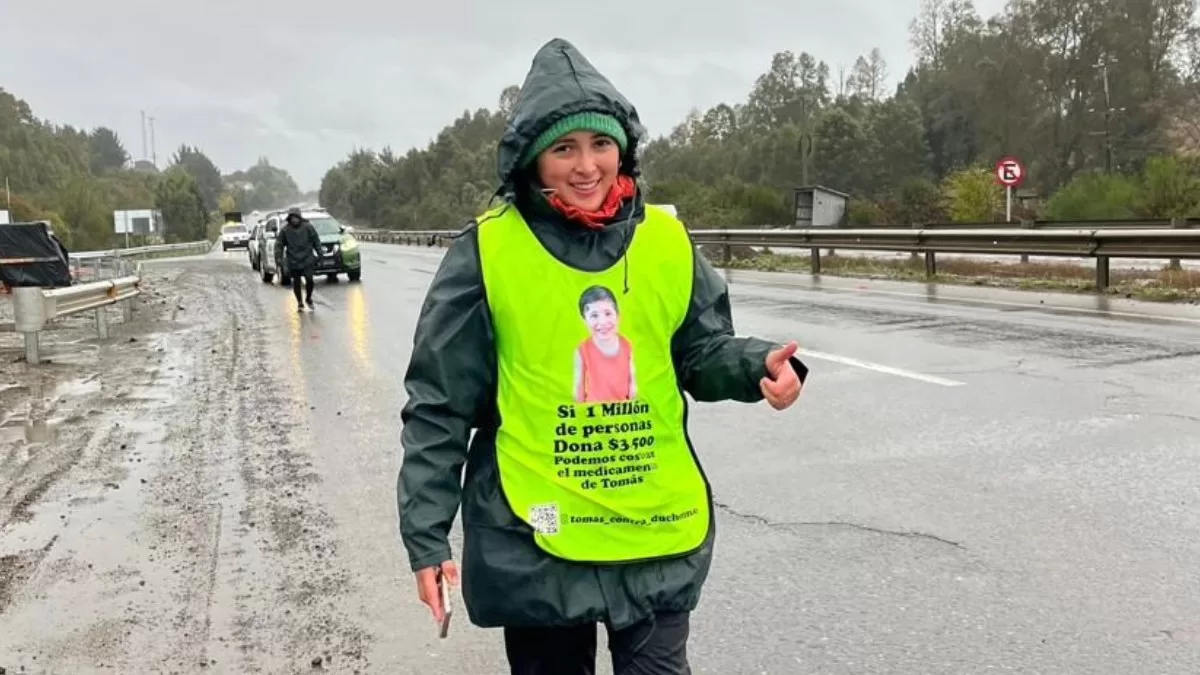 Conversamos con Camila Gómez, mamá que camina desde Chiloé a La Moneda por  su hijo: 