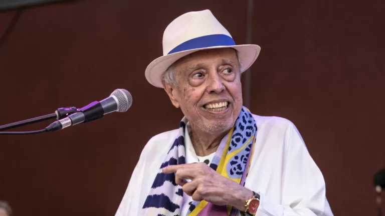 Sergio Mendes Cantante Brasileño