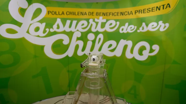 La Suerte De Ser Chileno, Radio Corazón