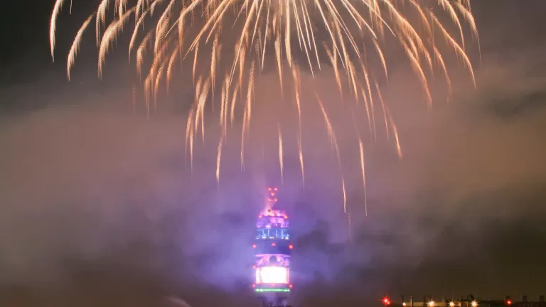 Fuegos Artificiales Torre Entel