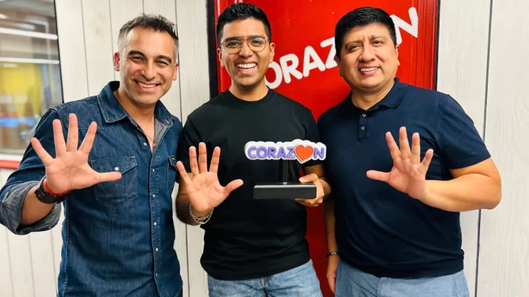 Grupo 5 En Radio Corazón